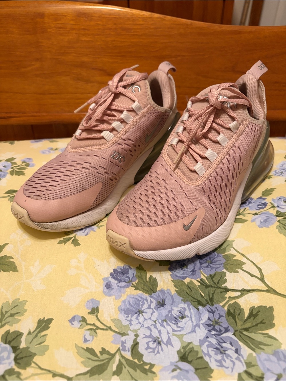 Nike Women's Air Max 270 Sneaker